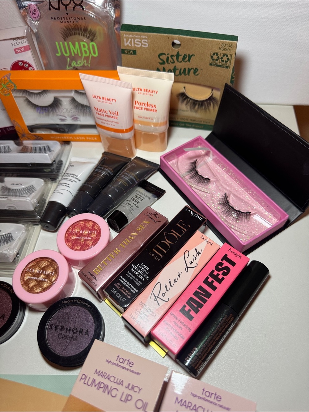 Bundle of Lashes & Makeup - Picture 4 of 5